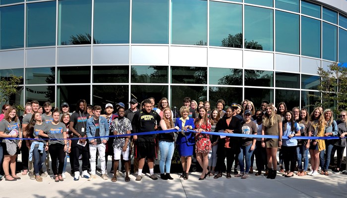 Rose State Cuts the Ribbon on New Learning Resource Center  